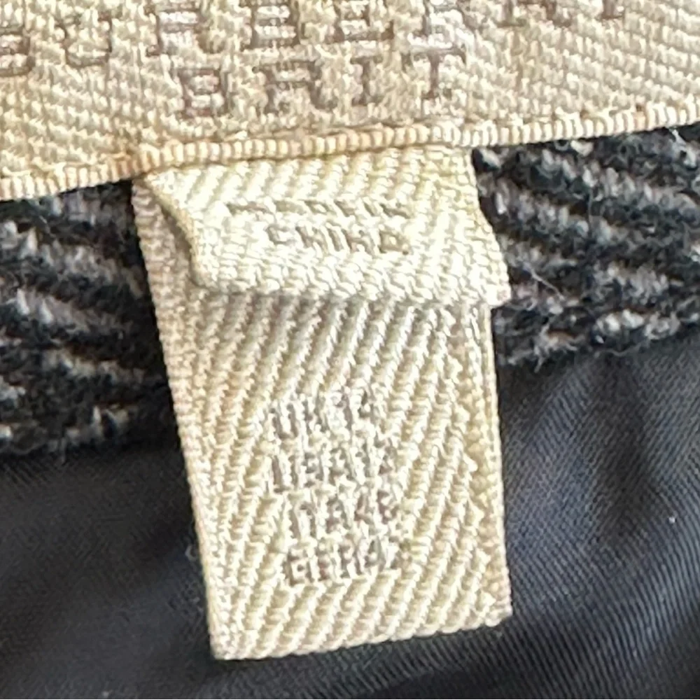 Burberry skirt - Picture 2 of 4